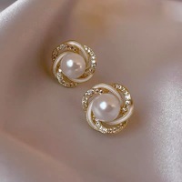 Boucles d'oreilles de créateur coréennes de bonne qualité à prix abordable pour femmes, accessoires de mariage populaires avec perles, bijoux de mode