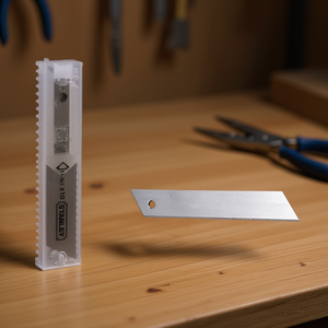 Stanley LAMA Knife Blade Dispenser 9 Mm Replacement Blades For Precision Cutting Tasks - Product Image 2