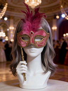 Décoration de Halloween en Plastique Rose à Plumes Vénitiennes Demi-Visage avec Bordure Dorée et Plumes à Main pour Adultes - Product Image 6