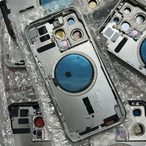 Carcasa de diseño tipo barra para iPhone 13, 13 mini, 14 Pro Max con cubierta de batería y botones laterales. Precio de fábrica al por mayor. Garantía de 12 meses. - Product Image 3
