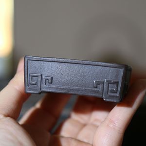 Maceta Rectangular Miniatura de Arcilla Púrpura para Bonsái, Hecha a Mano con Patrón de Nubes Auspiciosas, Tamaño Palma de la Mano - Product Image 2