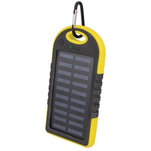 Banco de Energía Solar de 5000mAh Amarillo con Mosquetón para Carga en Exteriores - Product Image 1