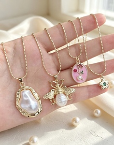Popular Jewelry Design Fashion Joyas Pearl Pendant Necklace Bee Charm Oval Flower Link <b>Chain</b> Jewelry Pendant Necklace - Product Image 2