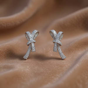 E1988 Orecchini in oro bianco con diamanti, taglio rotondo brillante, da donna, graziosi, da indossare tutti i giorni, colore naturale D - Product Image 2