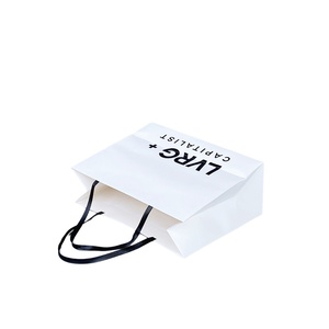 Bolsa de Papel de Regalo para Ropa de Lujo con Logotipo Personalizado - Product Image 4