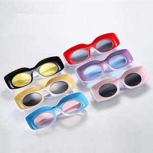 Gafas de Sol Pequeñas Modernas con Logotipo Personalizado, Gafas de Sol Rectangulares Tipo Caramelo para Mujer - Product Image 3