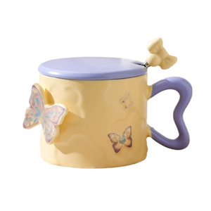 Nouvelle tasse à café en céramique 3D personnalisée avec relief papillon, cuillère et couvercle, mugs en céramique 3D personnalisés pour cadeaux d'amis - Product Image 3