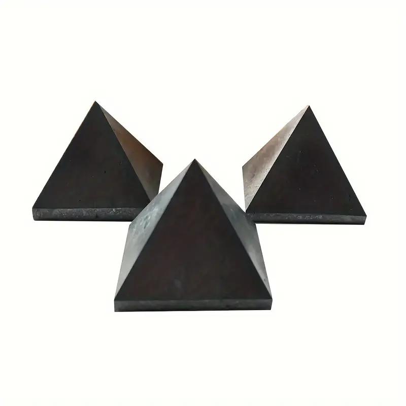 Pierres de cristal de guérison naturelles de haute qualité artisanat folklorique poli pyramide de shungite pour la méditation énergétique