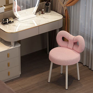 เก้าอี้แต่งหน้าสีชมพูพนักพิงโบว์โครงโลหะสำหรับใช้ในห้องนอน - Product Image 1