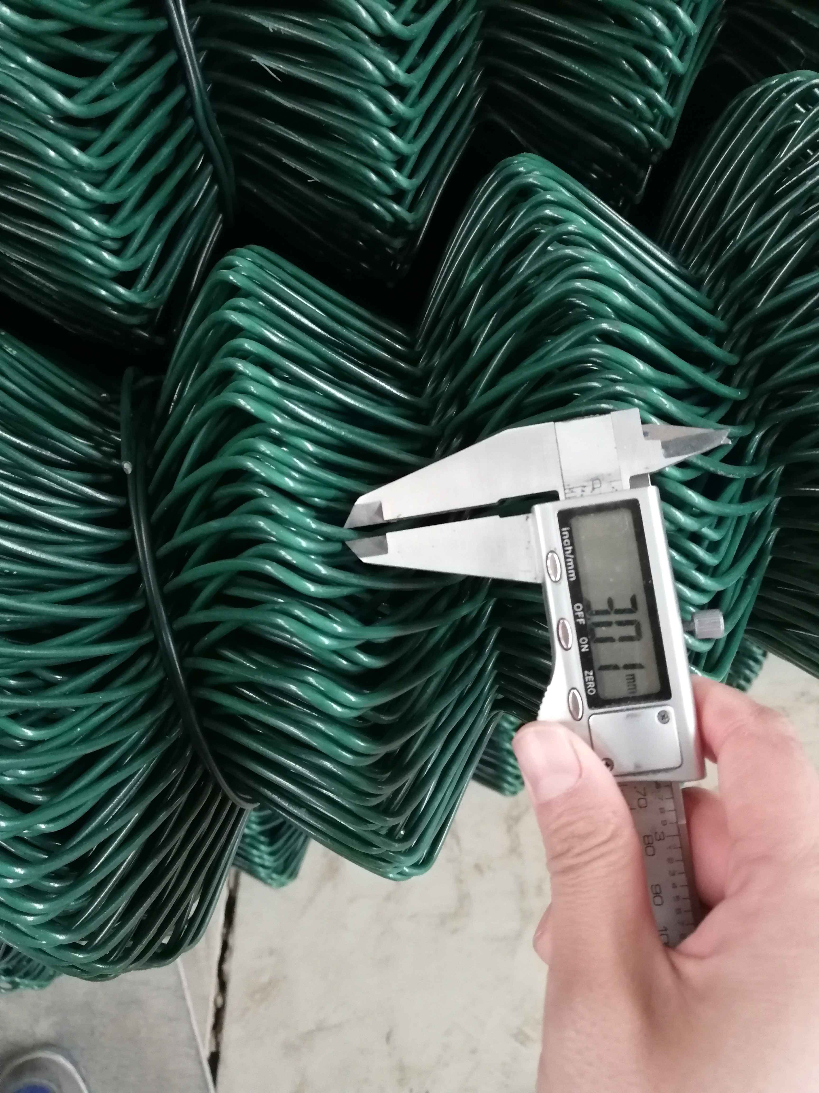 Black Green Pvc Coated Chain Link Mesh Fencing 14 Gauge Diamond Farm 6ft X 50ft