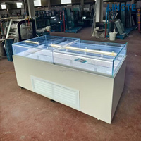 Réfrigérateur de présentation de gâteaux de boulangerie personnalisé noir à simple couche, refroidi par air, pour restaurant avec portes coulissantes en verre