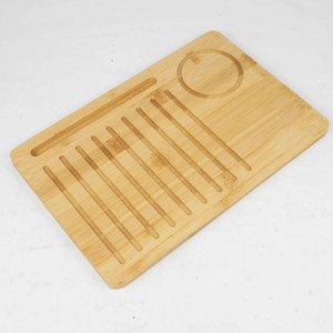 Plateau de service en bambou avec rainures et découpe circulaire pour les collations et le pain, plateau en bois de style simple - Product Image 1