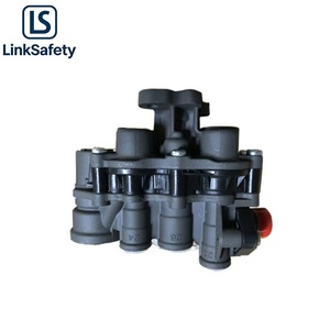 Pièces de <span class=keywords><strong>camion</strong></span> AE4560, soupape de protection quadruple, 42566889, soupape de protection multi-circuits - Product Image 1