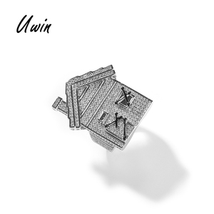 Vente en gros <span class=keywords><strong>de</strong></span> bagues pour femmes et hommes plaquées or 18 carats, nouvelle collection, bagues en forme <span class=keywords><strong>de</strong></span> <span class=keywords><strong>maison</strong></span>, style hip-hop, serties <span class=keywords><strong>de</strong></span> pierres - Product Image 1
