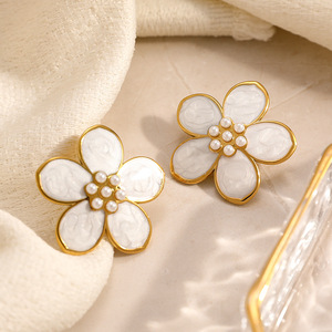 Pendientes de Perlas con Centro de Flor, Chapados en Oro de 18k, Acero Inoxidable, Joyería de Moda Primavera-Verano - Product Image 4
