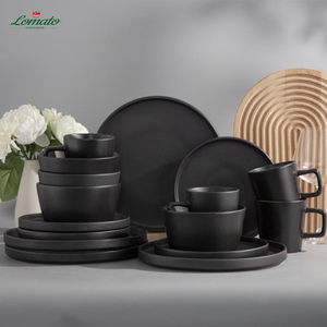 Nuovo Design 2026 Disponibile: Set da Pranzo Rotondo Completo da 16 Pezzi in Gres Opaco Nero con Piatti e Tazze in Ceramica - Product Image 2