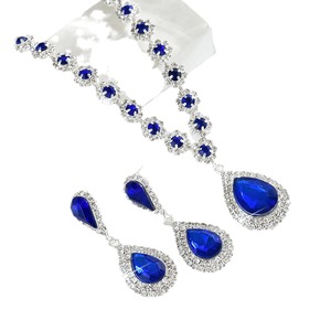 Gran oferta de oro para mujer, conjunto de joyería de novia con flor de diamante completo, collar transfronterizo, pendientes, pulsera para vestido de circón de aniversario