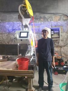 Máquina clasificadora de color de semilla de árbol de arroz de tamaño pequeño Clasificador de color de trigo Clasificación de color de granos de maní de maíz - Product Image 2