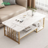 Table basse moderne de luxe en marbre avec 3 étagères de rangement, structure en métal doré, plateau en bois, design rectangulaire pour salon