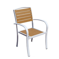 Table et chaises modernes, légères et durables en alliage d'aluminium et WPC pour café, restaurant, barbecue