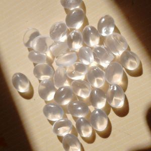 Granulés de copolymère EVA pour application d'adhésif thermofusible, granulés de plastique d'acétate de vinyle EVA EA28025 en stock - Product Image 3