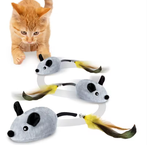 Ratón de Juguete Recargable con Control Remoto, Diseño de Peluche, Juguete para Gatos, Ecológico, Interactivo, con Plumas, en Caja de Plástico - Product Image 1