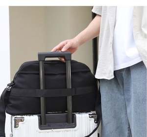 Bolsa de Viaje con Separación para Ropa Seca y Mojada, Personalizable, de Gran Capacidad, Moderna, Deportiva, Ligera y Versátil - Product Image 4