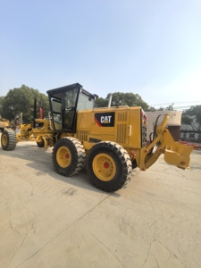 เครื่องเกรดดิน CAT 140H มือสองคุณภาพพรีเมียม เครื่องยนต์ดีเซล ใบมีดตัดปรับระดับได้ สำหรับงานก่อสร้าง - Product Image 3