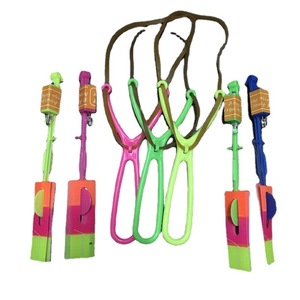 Slingshot à double flash avec fonction lumineuse pour enfants et adolescents, jouet de plein air, mélange de couleurs aléatoires, alimenté par batterie - Product Image 4