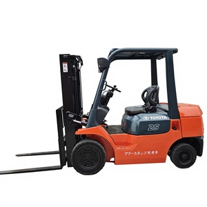 Chariot élévateur Toyota d'occasion 2,5 tonnes avec boîte de vitesses à déplacement latéral, composant essentiel, poids 4200 kg, machine pour inspection par rapport et vidéo - Product Image 1