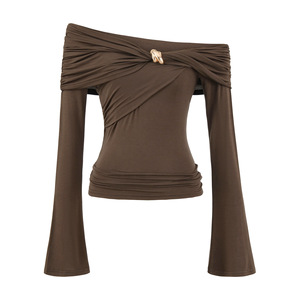 Blusa de mujer con hombros descubiertos y fruncido, detalle de hebilla dorada, manga larga acampanada, ajustada, estilo camiseta, a la moda - Product Image 6