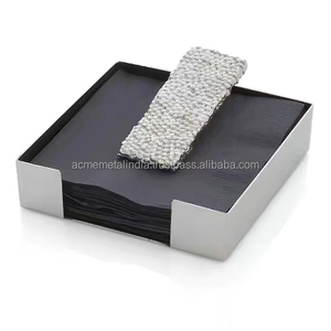 Porte-serviettes en métal avec fini argenté, parfait pour la décoration de table élégante et les accessoires de cuisine - Product Image 1
