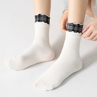 Chaussettes de Pilates pour femmes, style mode, à double volant, motif écossais, pour la vente en gros