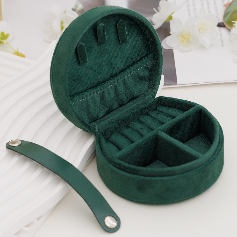 สีเขียวเข้ม