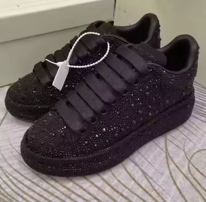 รองเท้ากีฬาแฟชั่นดีไซน์หรูหราประดับเพชรทั้งคู่ รองเท้าแบรนด์สั่งทำพิเศษ รองเท้าลำลองผู้ชายและผู้หญิง - Product Image 2