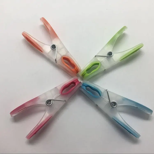 Pinces à <span class=keywords><strong>linge</strong></span> en plastique durables et résistantes au vent, pinces à prise souple avec crochet, design moderne, pinces à sac pour usage domestique - Product Image 6