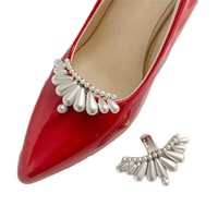 Nouvelle Décoration de Chaussures Amovible en Métal Style Élégant avec Perles pour Talons Hauts Femme