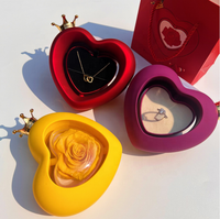 Boîte à bijoux en forme de cœur rotatif avec fleur éternelle jaune, cadeau d'anniversaire romantique, design Noël 2026
