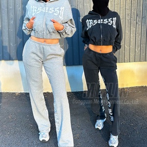 Ensemble de survêtement personnalisé pour femme avec broderie, gris délavé, 100 % coton, sweat à capuche zippé et pantalon de survêtement - Product Image 1