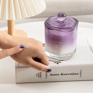 Bougie parfumée luxueuse et écologique en verre à la lavande pour cadeaux féminins et décoration intérieure - Product Image 2