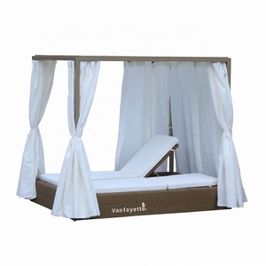Place sun — lit Double chaise de soleil en rotin, meuble d'extérieur rond avec auvent - Product Image 1