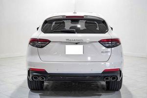<span class=keywords><strong>Maserati</strong></span> <span class=keywords><strong>Levante</strong></span> Modena SUV Usado 2024 - Venta - Product Image 2