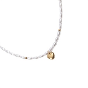 Collier chaîne à maillons vintage en acier inoxydable plaqué or avec perles et breloques cœur de dessin animé pour femme, idéal pour les occasions décontractées, sportives ou les fêtes d'anniversaire - Product Image 1