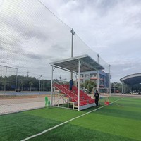 Sièges de tribune sportive en plastique durable personnalisés - Imperméables, pour stades et utilisation en extérieur, tribunes de gymnase réutilisables