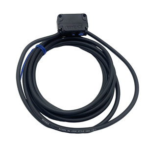 เซ็นเซอร์โฟโตอิเล็กทริกแบบสะท้อนแสงทรงสี่เหลี่ยม รุ่น PZ-G62P ยี่ห้อ KEYENCE ของใหม่ พร้อมสายเคเบิล แบบ PNP รับประกันหนึ่งปี - Product Image 6