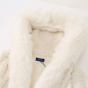 Nouveau Manteau Chaud et Épais Style Court Ample Tendance, Veste à Capuche Moelleuse en Fausse Fourrure pour <span class=keywords><strong>Femme</strong></span> - Product Image 6