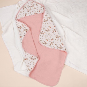 Serviette <span class=keywords><strong>de</strong></span> <span class=keywords><strong>bain</strong></span> pour bébé en gaze à quatre couches, <span class=keywords><strong>cape</strong></span> absorbante en pur coton pour enfants, couverture enveloppante à capuche pour nourrissons et tout-petits - Product Image 3