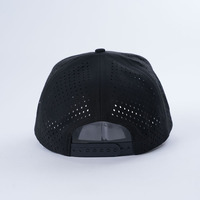 Gorra Trucker de Secado Rápido al por Mayor en Stock, Gorra Personalizada con Perforaciones Láser, Gorra de Béisbol Impermeable de 5 Paneles