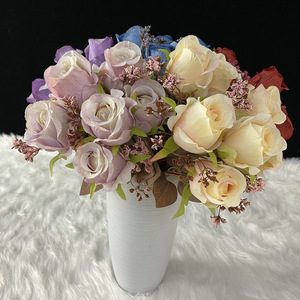 Bouquet de roses artificielles Queyiyi, 7 têtes, couleurs mélangées, décoration de table, arrangement de mariage - Product Image 2