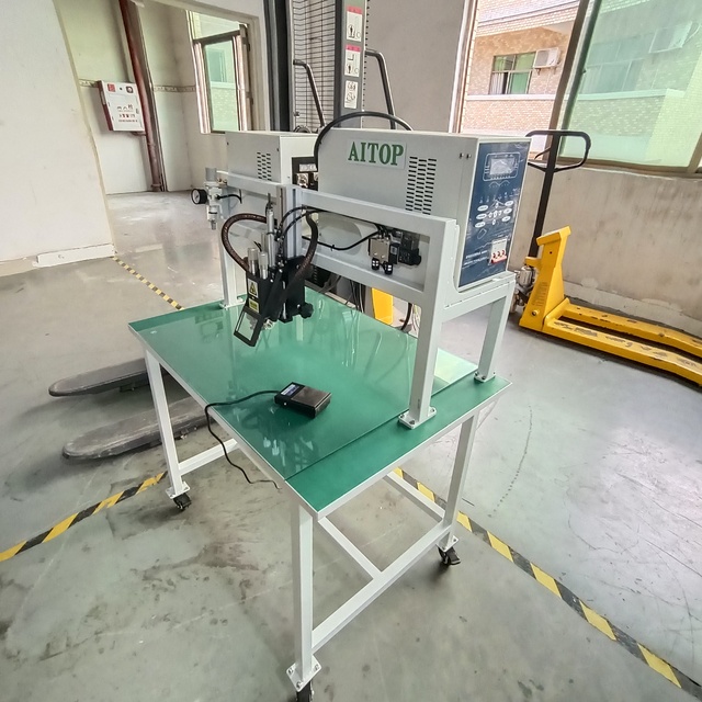 Li Ion 18650 32650 Battery Manual Spot Welder 220V Transistor 5000A 8000A 21700 32140 33140 Battery Spot Welding Machine